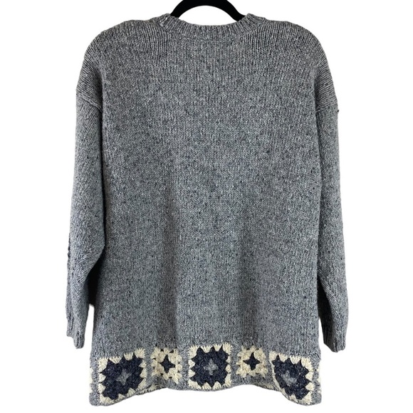 Vintage Capacity Women’s Heathered Gray Toggle Button Granny Square Sweater SzPM - Picture 7 of 11